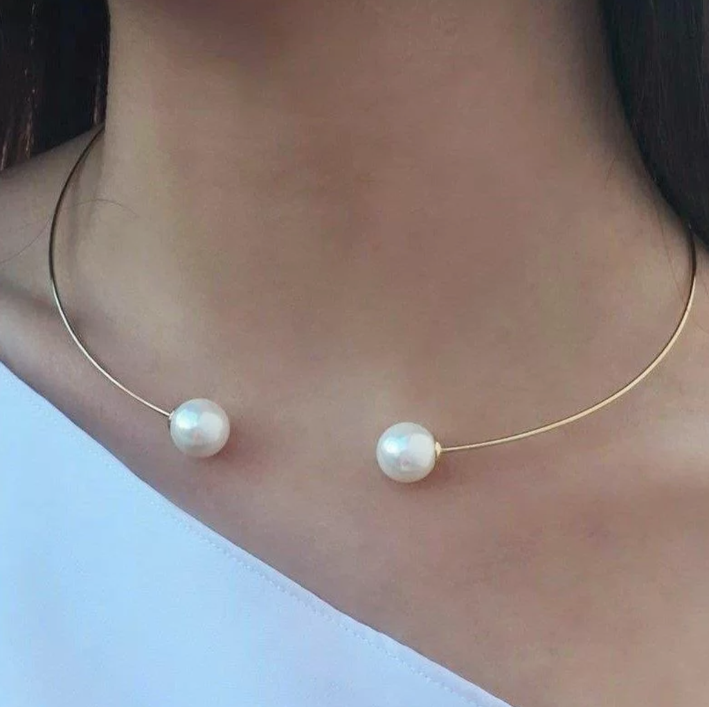 Collana rigida con perla